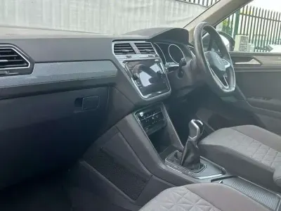Usado VW Tiguan Life 150 HP (110 kW) 2022 Cinzento SUV