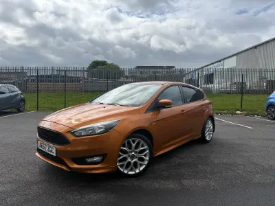 Used Ford Focus ST-Line 150 HP (110 kW) 2017 Orange Hatchback