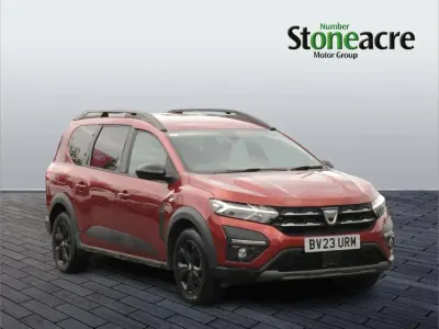 Usado Dacia Jogger Extreme 110 CV (80 kW) 2023 Marrón Monovolumen
