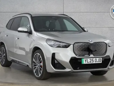 Usado BMW iX1 M Sport 147 kW (201 HP) 2025 Prateado SUV