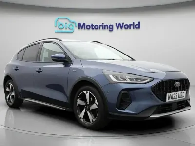 Second-hand Ford Focus Active 125 CP (91 kW) 2023 Albastru Hatchback