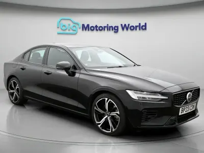 Usado Volvo S60 Plus 455 CV (334 kW) 2023 Negro Berlina