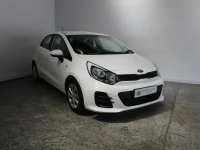 Used Kia Rio Air 84 HP (61 kW) 2016 White Hatchback