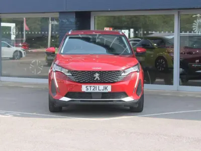 Used Peugeot 3008 Allure Premium 130 HP (95 kW) 2021 Red SUV