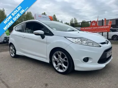 Used Ford Fiesta Zetec 2011 White Hatchback