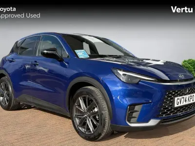 Usado Lexus LBX 136 CV (100 kW) 2024 Azul SUV