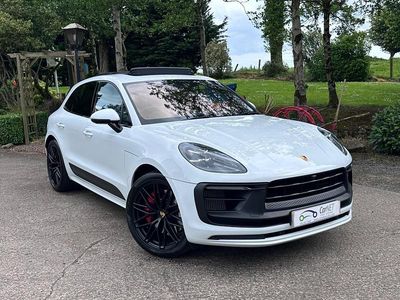 White Used 2023 Porsche Macan SUV | £69,950 (Expensive)