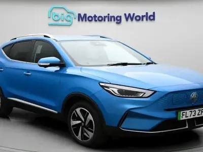 Usado MG ZS Trophy Connect 114 kW (156 HP) 2022 Azul SUV