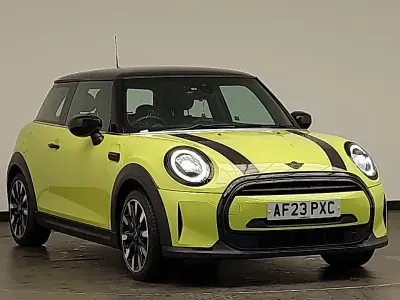 Used Mini Cooper Exclusive 136 HP (100 kW) 2023 Yellow Hatchback