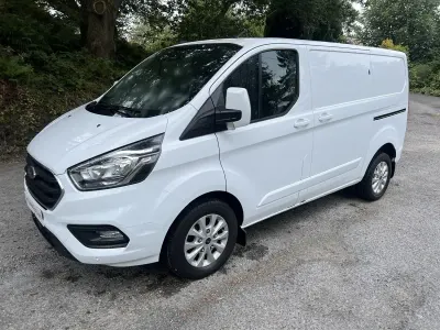 Used Ford Transit Custom Limited 130 HP (95 kW) 2022 White Van