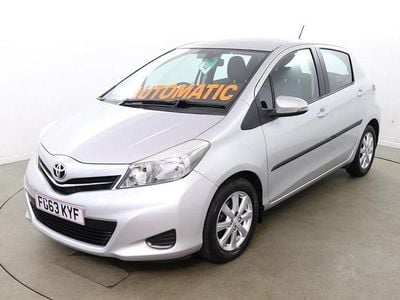 Used Toyota Yaris Multidrive S 101 HP (74 kW) 2013 Silver Hatchback