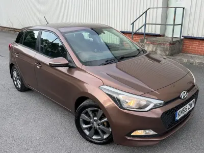 Used Hyundai i20 SE 100 HP (73 kW) 2015 Brown Hatchback