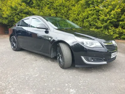 Używany Vauxhall Insignia SRi 170 KM (125 kW) 2016 Czarny Hatchback