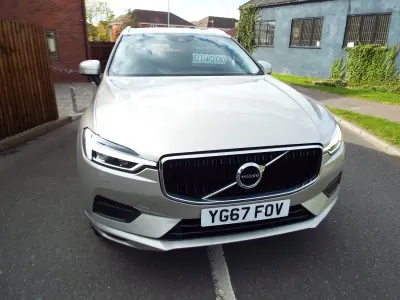 Begagnad Volvo XC60 Momentum 190 HK (139 kW) 2017 Guld SUV