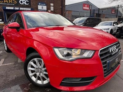 Used Audi A3 Sportback Design 105 HP (77 kW) 2014 Red Hatchback