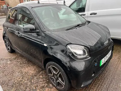 Used Smart ForFour Electric Drive Premium 60 kW (82 HP) 2021 Black Hatchback