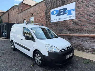 Used Citroën Berlingo 90 HP (66 kW) 2016 White MPV
