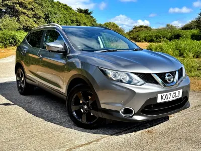 Used Nissan Qashqai N-Connecta 110 HP (80 kW) 2017 Grey SUV