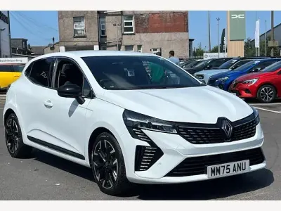 Used Renault Clio Techno 90 HP (66 kW) 2025 Solid  glacier white  Hatchback