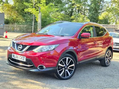 Used Nissan Qashqai Tekna 110 HP (80 kW) 2016 Red SUV