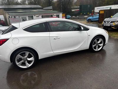 Used Vauxhall Astra GTC SRi 2015 White Hatchback