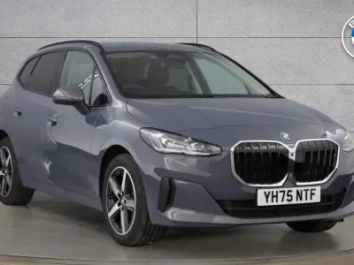 Begagnad BMW 225 Active Tourer Sport Line 242 HK (177 kW) 2025 Grå Minibuss