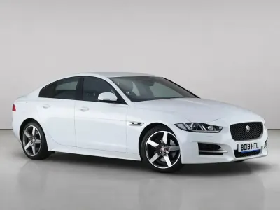 Used Jaguar XE Ingenium 200 HP (147 kW) 2019 White Sedan