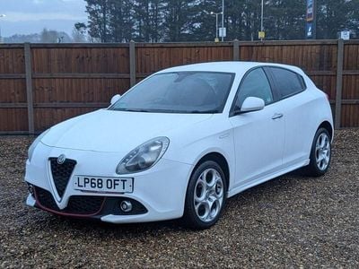 Used Alfa Romeo Giulietta 120 HP (88 kW) 2019 White Hatchback