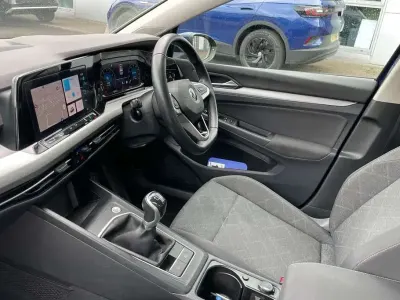 Used VW Golf VIII Life 130 HP (95 kW) 2022 Blue Hatchback