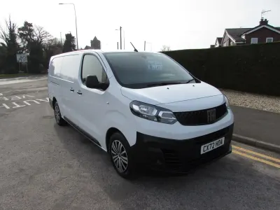 Usado Fiat Scudo 145 HP (106 kW) 2022 Branco Van