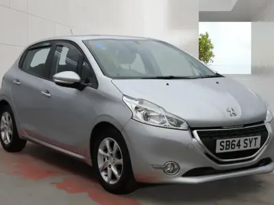 Begagnad Peugeot 208 Active 68 HK (50 kW) 2015 Silver Halvkombi