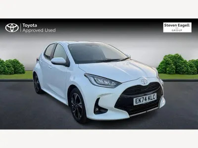 Used Toyota Yaris Hybrid Design 2024 White Hatchback