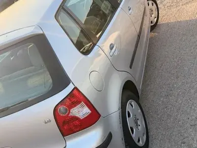 Usado VW Polo SE 2004 Prateado Citadino