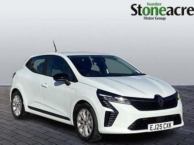 New Renault Clio V Evolution 143 HP (105 kW) 2025 White Hatchback
