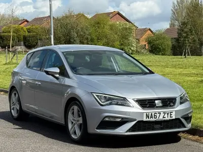 Begagnad Seat Leon FR 125 HK (91 kW) 2017 Silver Halvkombi