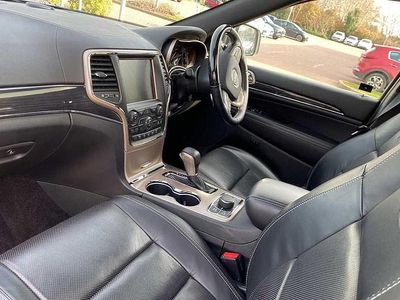 Used Jeep Grand Cherokee Overland 240 HP (176 kW) 2018 White SUV