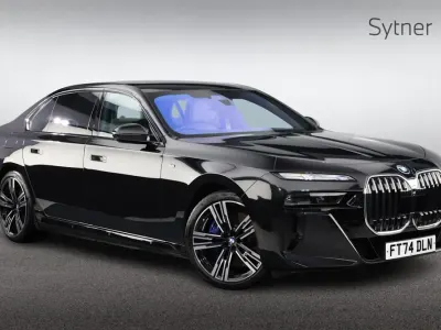Usado BMW 750e M Sport 482 CV (354 kW) 2025 Negro Berlina