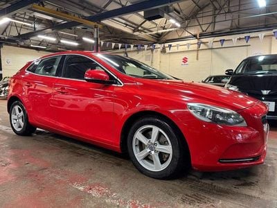 Used Volvo V40 SE Lux 180 HP (132 kW) 2025 Red Hatchback