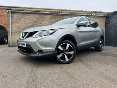 Used Nissan Qashqai N-Connecta 110 HP (80 kW) 2017 Silver SUV