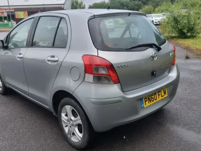 Used Toyota Yaris 101 HP (74 kW) 2010 Silver Hatchback
