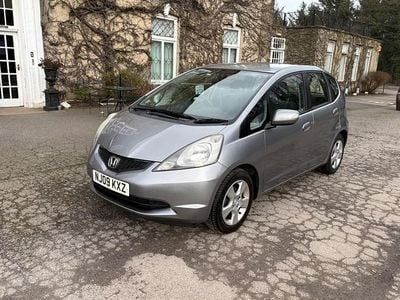 Used Honda Jazz ES 100 HP (73 kW) 2009 Silver Hatchback