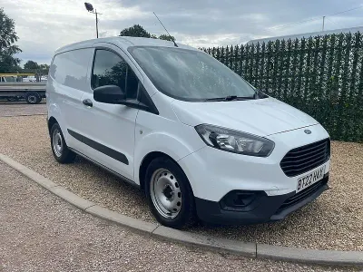 Used Ford Transit Courier 100 HP (73 kW) 2022 Frozen white (solid paint) Van