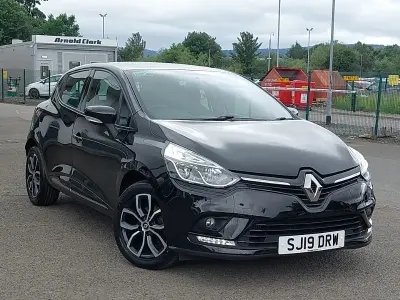 Used Renault Clio Play 90 HP (66 kW) 2019 Black Hatchback