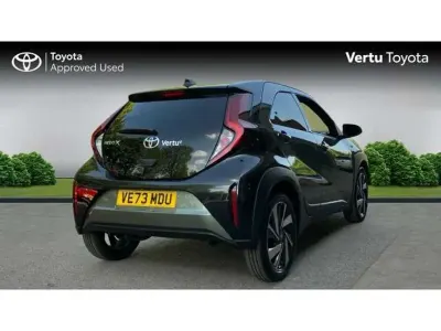 Used Toyota Aygo X 72 HP (52 kW) 2023 Green SUV