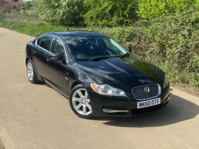 Usado Jaguar XF Luxury 238 HP (175 kW) 2010 Preto Sedan