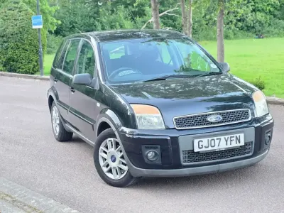 Begagnad Ford Fusion Zetec 101 HK (74 kW) 2007 Svart Halvkombi
