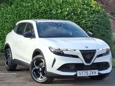 New Alfa Romeo GT Junior 136 HP (100 kW) 2025 White Hatchback