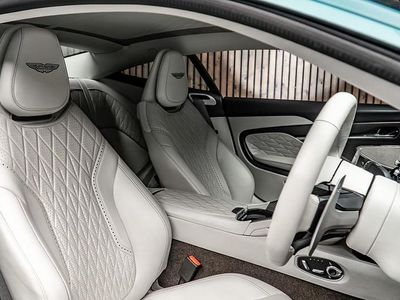 Used Aston Martin DB12 680 HP (500 kW) 2024 Green Coupe