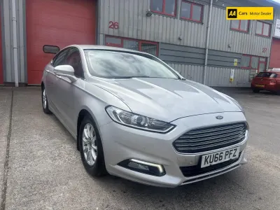 Begagnad Ford Mondeo Titanium 148 HK (108 kW) 2016 Silver Halvkombi
