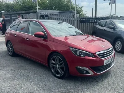 Usado Peugeot 308 Allure 130 HP (95 kW) 2014 Vermelho Carrinha